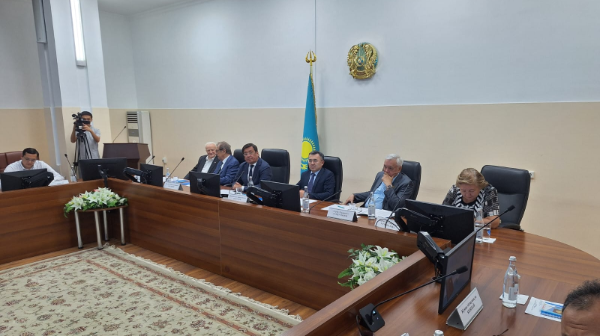 الماتىدا كونستيتۋسياسىنىڭ 30 جىلدىعىنا وراي دوڭگەلەك ۇستەل ءوتتى
