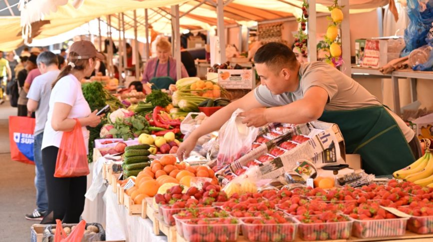 Almatyda Almaly jáne Jetisý aýdandarynda jańa saýda alańdary ashylady