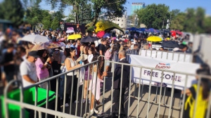 Алматы Дженнифер Лопесті тағатсыздана күтіп отыр: стадион алдында не болып жатыр?