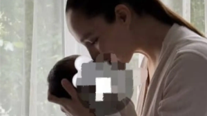 Жұлдыз Әбдікәрімова бесінші баласын босанды