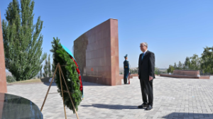 Тоқаевтың Қырғызстанға сапары «Ата бейітке» зиярат етуден басталды