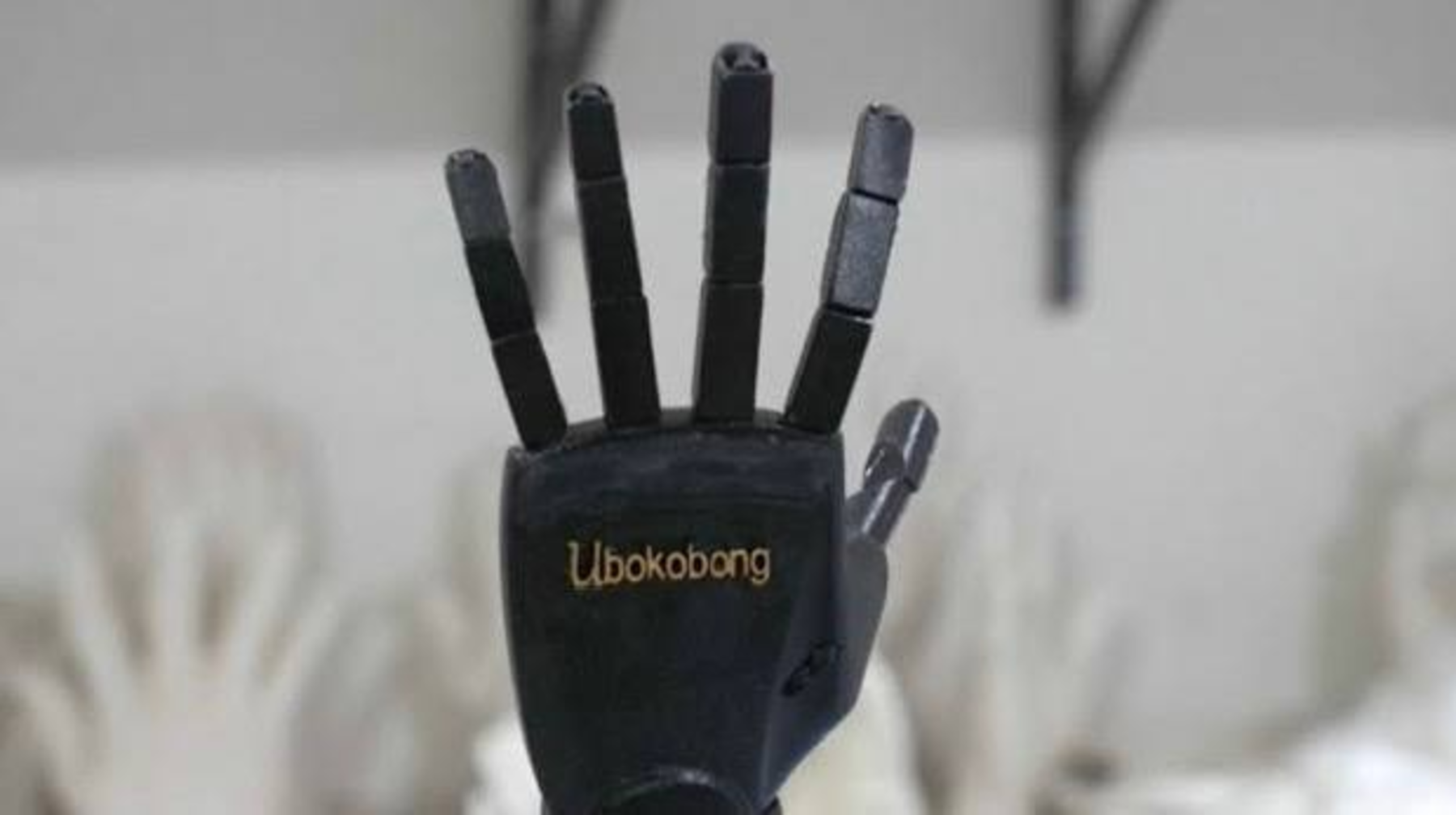 Нигериялықтар бионикалық қол протезін жасады
