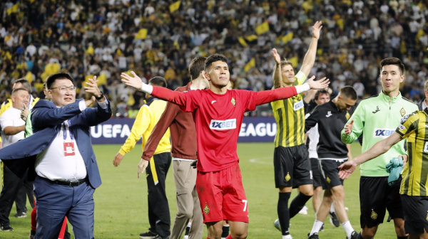 Darhan Satybaldy «Qaırat» fýtbol klýbyn jeńisimen quttyqtady