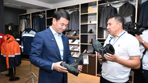 Алматы әкімі Жетісу ауданындағы өнеркәсіп кәсіпорындарының жұмысымен танысты