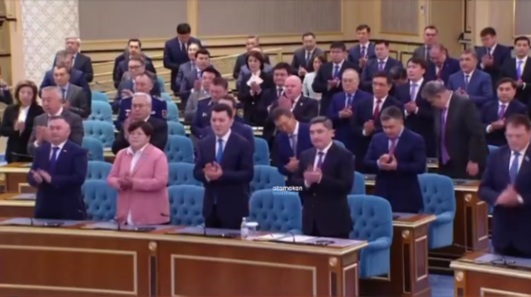 Depýtattar kanıkýldan keldi
