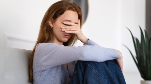 Көз жасын тыю денсаулық үшін қауіпті – психиатр