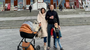 "Ана тіліне құрмет отбасынан басталады": шетелде жүріп балаларын қазақша сөйлеткен отбасының құпиясы 