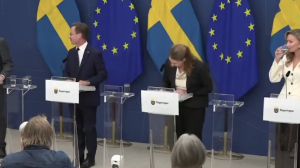 Жаңа денсаулық сақтау министрі тікелей эфирде есінен танып қалды 