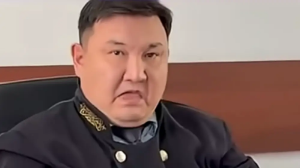 Берденов ісі бойынша сотта тілін шығарған судьяға комиссия шешім шығарды