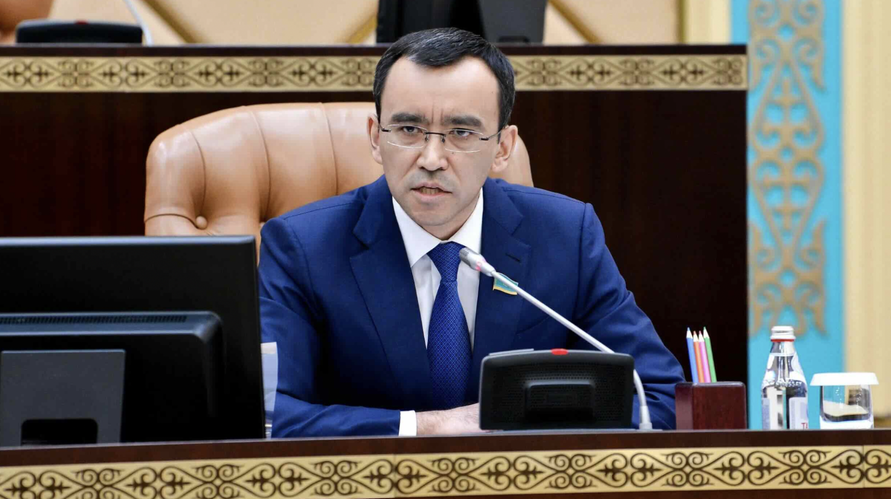 "اناسىن قاتتى جاقسى كورسە..." اشىمبايەۆ نازاروۆتىڭ ارەكەتىنە قاتىستى سۇراققا جاۋاپ بەردى