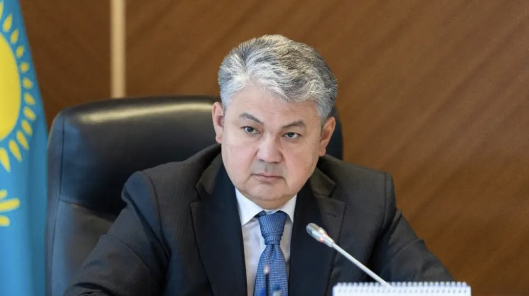 Ermek Kósherbaev syrtqy ister mınıstri bolyp taǵaıyndaldy