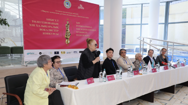 Almatyda Bıbigúl Tólegenovanyń XIII Halyqaralyq vokalıster baıqaýy bastaldy