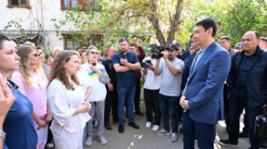 Алматы әкімі Бостандық ауданындағы ескі тұрғын үйлердің жаңару барысын тексерді 