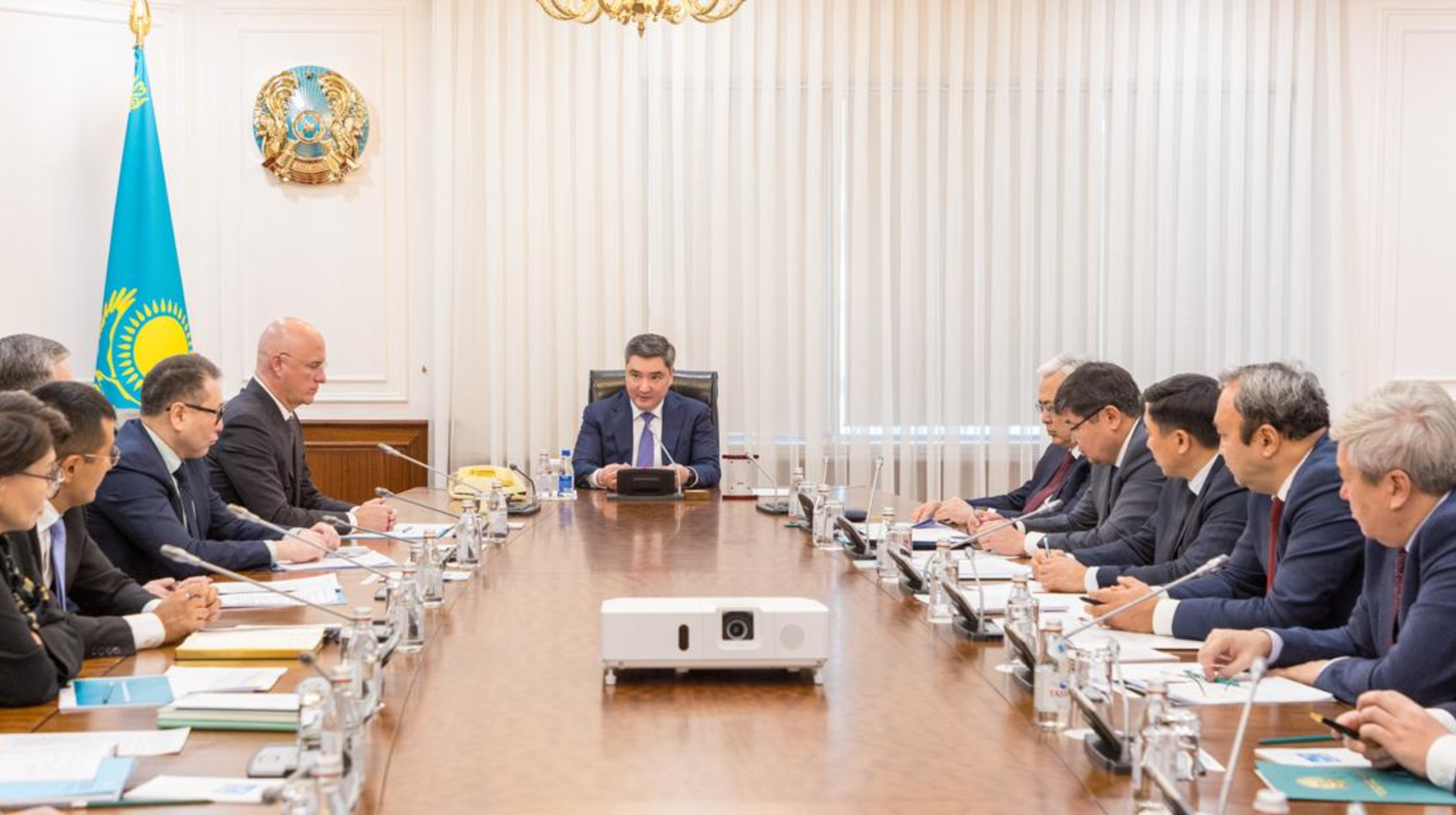 ينفلياسيانى تەجەۋ جانە باعانى ۇستاپ تۇرۋ: ۇكىمەت ءتورت باعىت بويىنشا ناقتى شەشىمدەر قابىلدادى