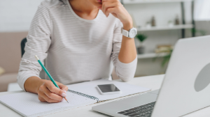 Кім офиске келмей, қашықтан жұмыс істей алады?