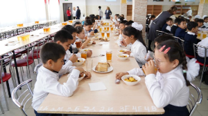 Тегін ыстық тамақпен 1,7 млн мектеп оқушысы қамтылды