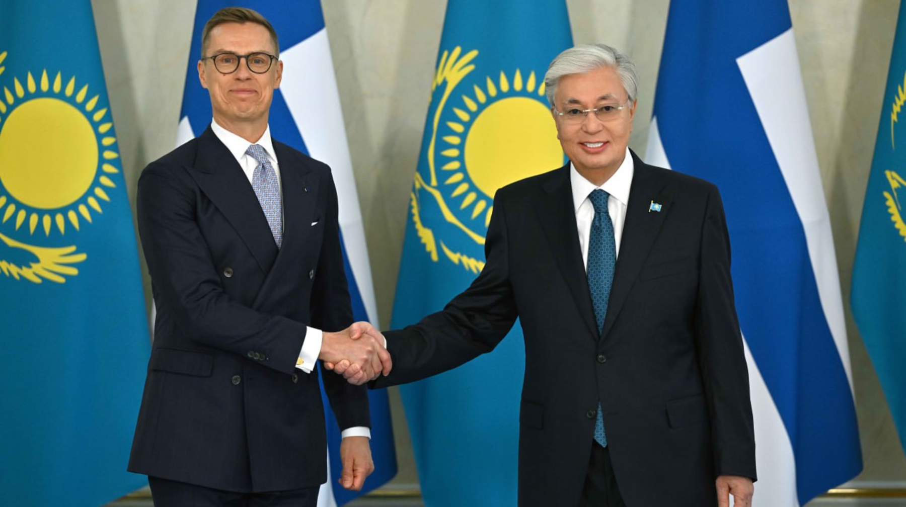 Aleksandr Stýbbtyń elimizge resmı sapary aıasynda 15 qujatqa qol qoıyldy