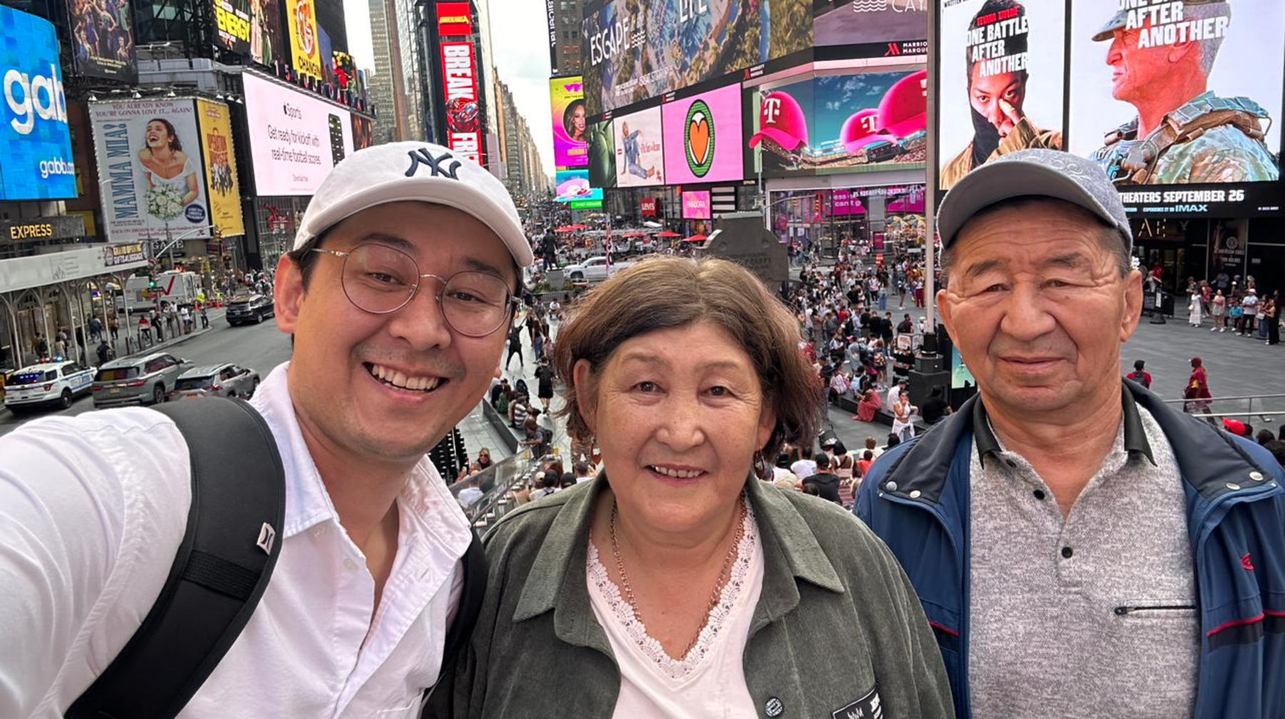 Нью-Йоркте жаңадан басталған өмір: қазақстандық қалай ауылдағы ата-анасын АҚШ-қа көшірді?