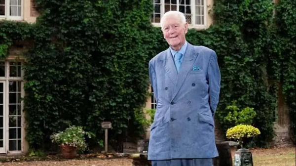 79 جاستاعى بريتان ميللياردەرى ۇل تۋاتىن جار ىزدەپ جاتىر