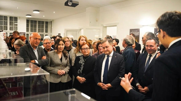 امستەردامدا الماتى مۋزەيىنىڭ «ءداستۇر جالعاستىعى: بابالار اماناتى» كورمەسى اشىلدى