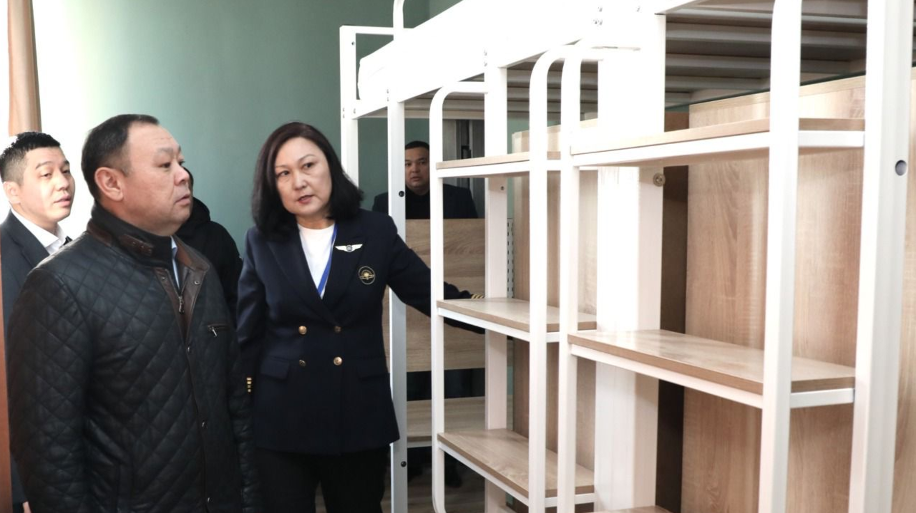 Almaty qalasy ákiminiń orynbasary Abzal Núkenov stýdenttik jataqhanalardyń qurylys barysyn tekserdi