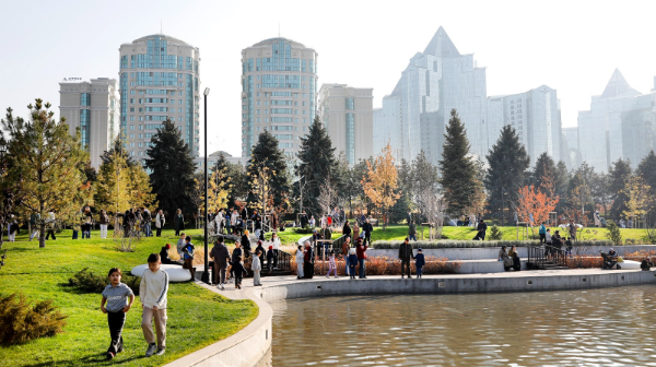 پرەزيدەنتتىڭ الماتىداعى رەزيدەنسياسىنىڭ ورنىندا اشىلعان ساياباقتىڭ كەلبەتى قانداي؟