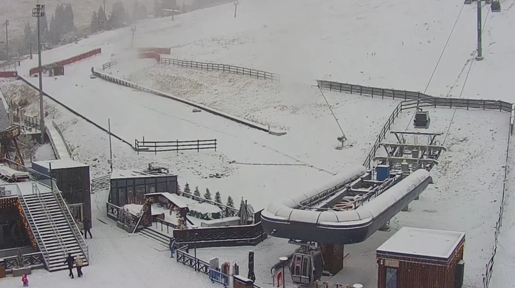 Almaty taýlarynda qar jaýdy   