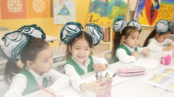 «Адал азамат» біртұтас тәрбие бағдарламасы аясында 23 мыңнан астам педагог кәсіби дайындықтан өтті