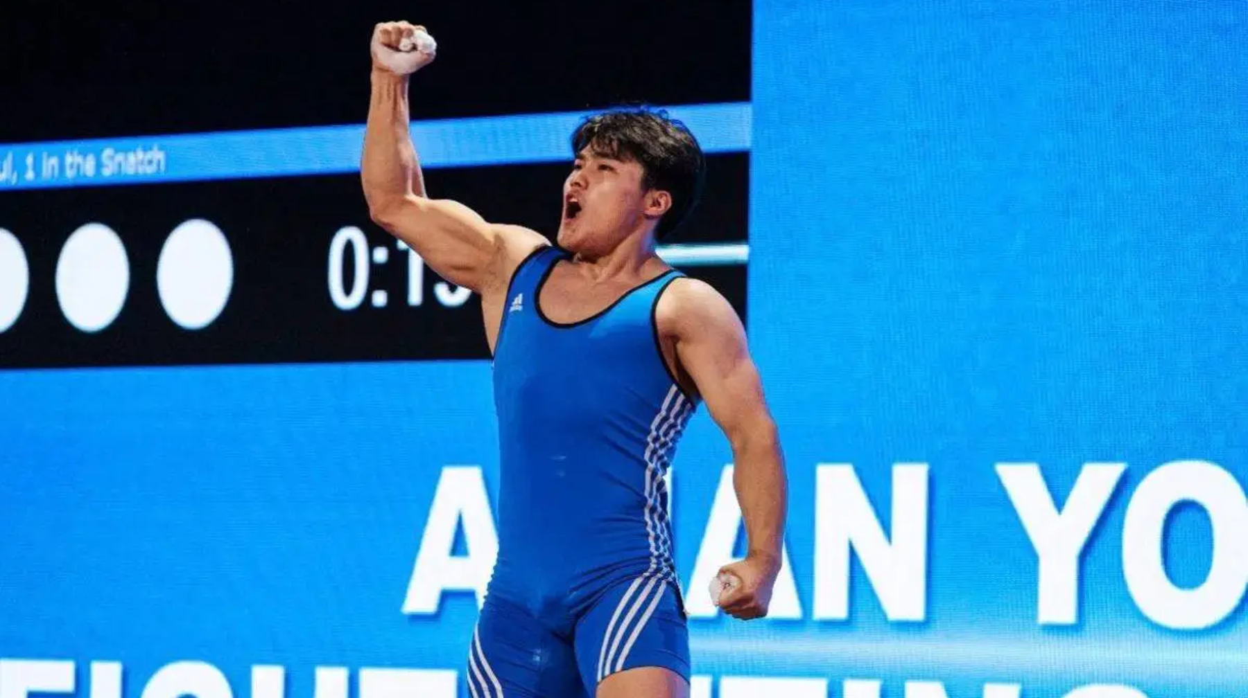 Қазақстандық ауыр атлет Эр-Риядтағы жарыста қос медаль жеңіп алды