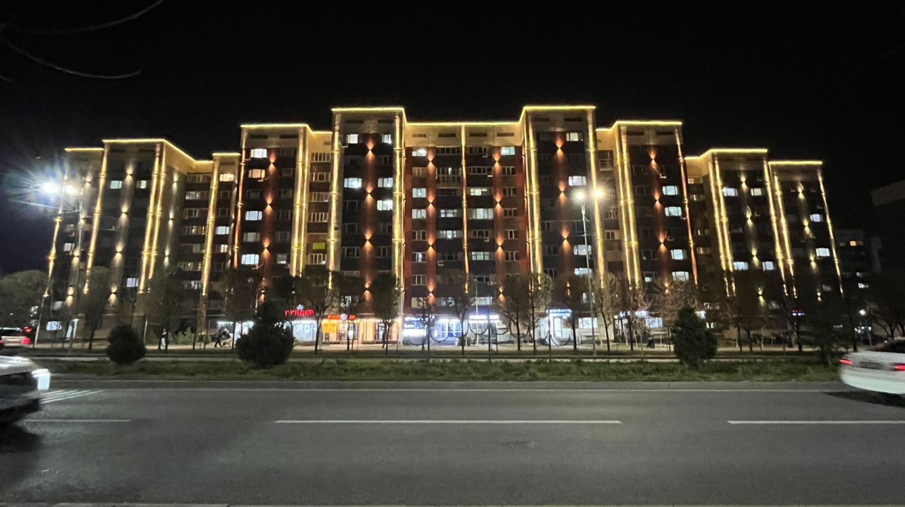 الماتىنىڭ ناۋرىزباي اۋدانى جاعالاۋ مەن كوشەنىڭ جارىعىن ورناتىپ، اۋداندى اباتتاندىرىپ جاتىر 