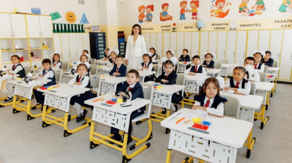 Almatynyń Naýryzbaı aýdanynda 5,5 myń oryndyq úsh mektep ashyldy