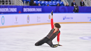 Мәнерлеп сырғанаушы Михаил Шайдоров Гран-при кезеңінің қысқа бағдарламасында үшінші орын алды