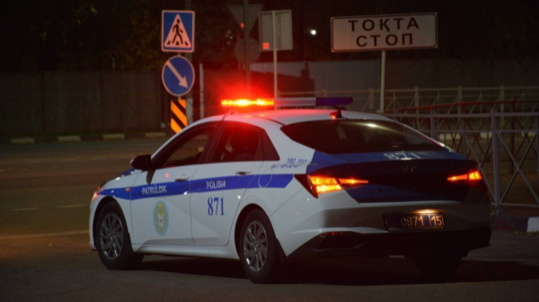 Qala kóshesi GTA-ǵa aınaldy: Taldyqorǵanda jasóspirim rólge otyryp, polısıadan qashqan