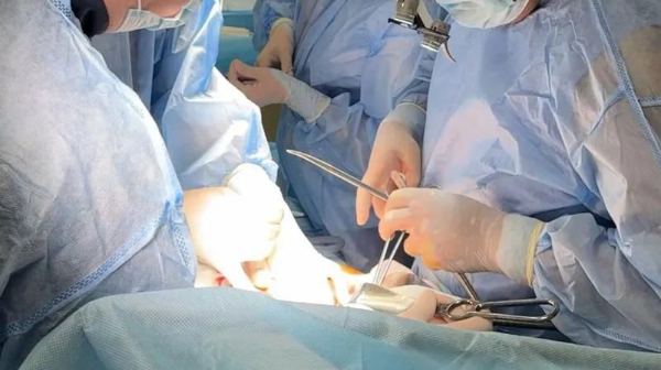 Almaty onkohırýrgtary aýyr dertke shaldyqqan naýqastyń ómirin qutqardy 