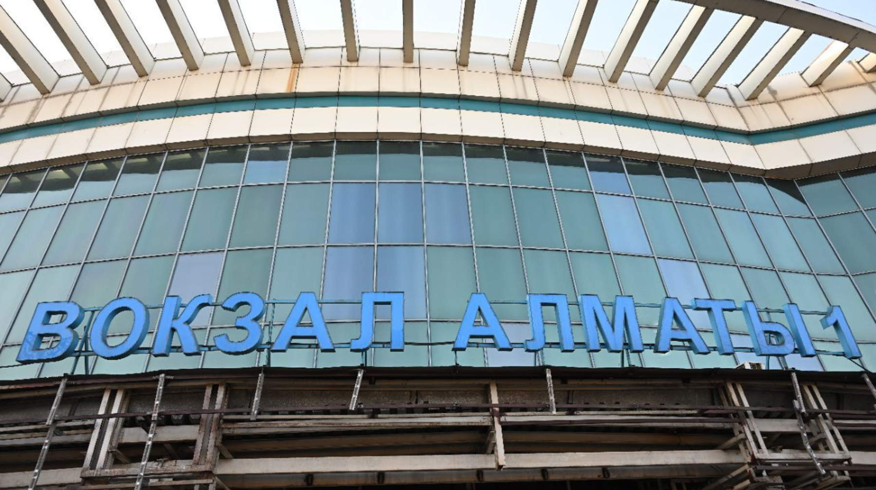 Дархан Сатыбалды «Алматы–1» вокзалының жаңғыртылу барысын тексерді