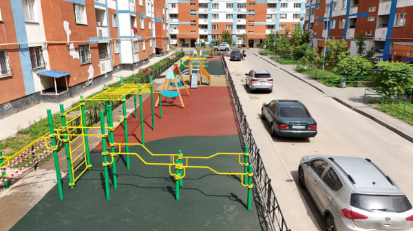 Almatynyń Alataý aýdanynda 31 qoǵamdyq keńistik pen 16 aýla jańartyldy