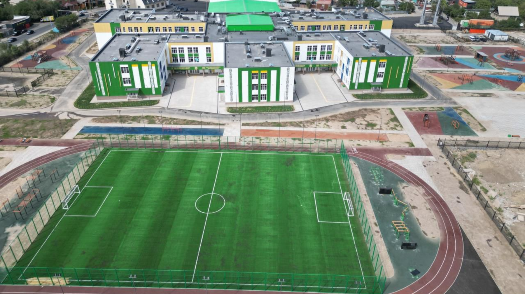 Алматының Алатау ауданында 9 500 орынға арналған бес жаңа мектеп ашылды