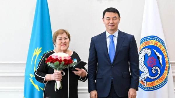 Алматы әкімі агроөнеркәсіптік кешен қызметкерлерін мемлекеттік наградалармен марапаттады