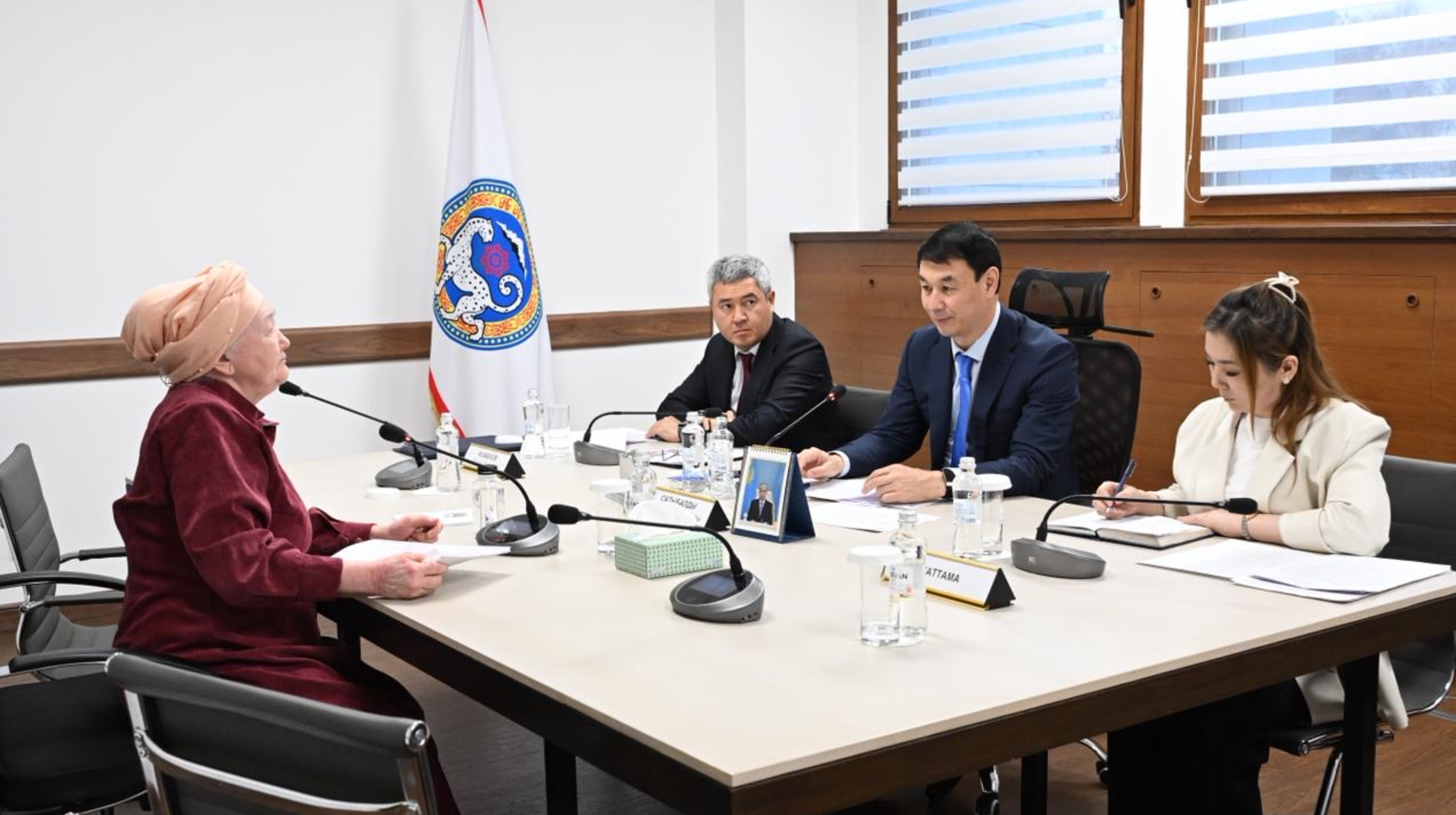 Алматы әкімі тұрғындарды жеке мәселесі бойынша қабылдады: инфрақұрылым, көріктендіру және әлеуметтік қолдау жайы талқыланды