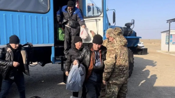 Qyzylordada 34 jolaýshysy bar avtobýs jolda qalyp qoıdy