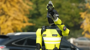 Қытайда робот полицейлер жұмысқа кірісті