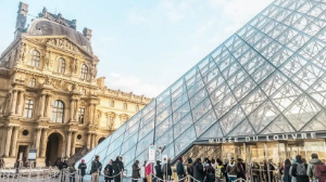Луврға тағы да қауіп төнді