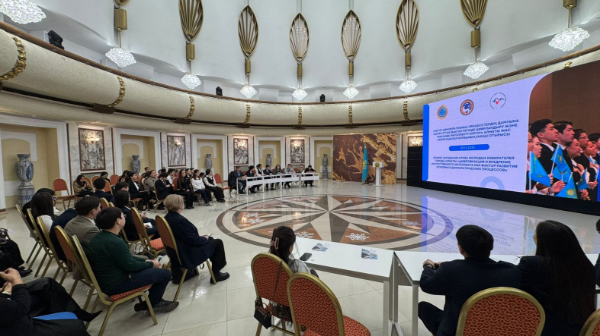 الماتىدا سيفرلاندىرۋ مەن جاساندى ينتەللەكتتىڭ دەموكراتيانى دامىتۋداعى رولىنە ارنالعان وتىرىس ءوتتى