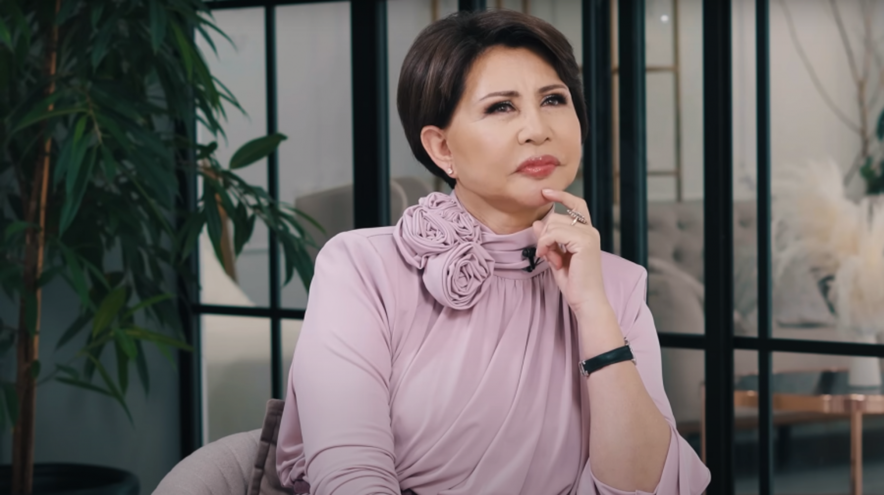  "Sahnamen qoshtasý oıymda bar". Roza Rymbaeva tosyn málimdeme jasady