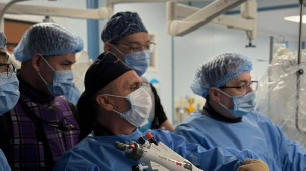 Almatyda mıtral qaqpaqshany transkateterlik emdeý boıynsha sheberlik sabaǵy ótti