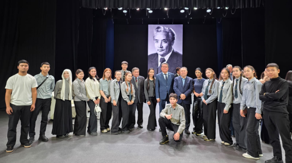 تۇلعاسىز تاريح جاسالمايدى. كاكىمبەك سالىقوۆقا ارنالعان تاعىلىمدى كەش ءوتتى