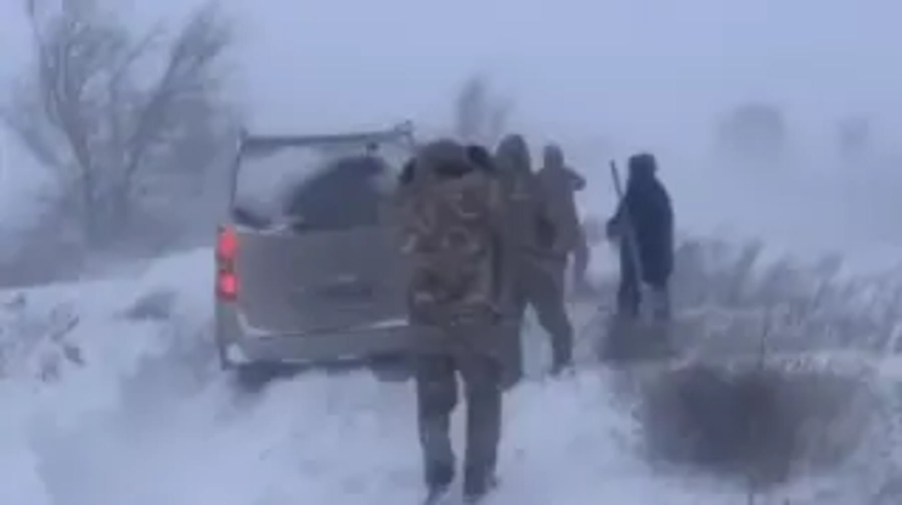 Aqtóbe óńirinde qar qursaýynda qalǵan shetel azamattary evakýasıalandy