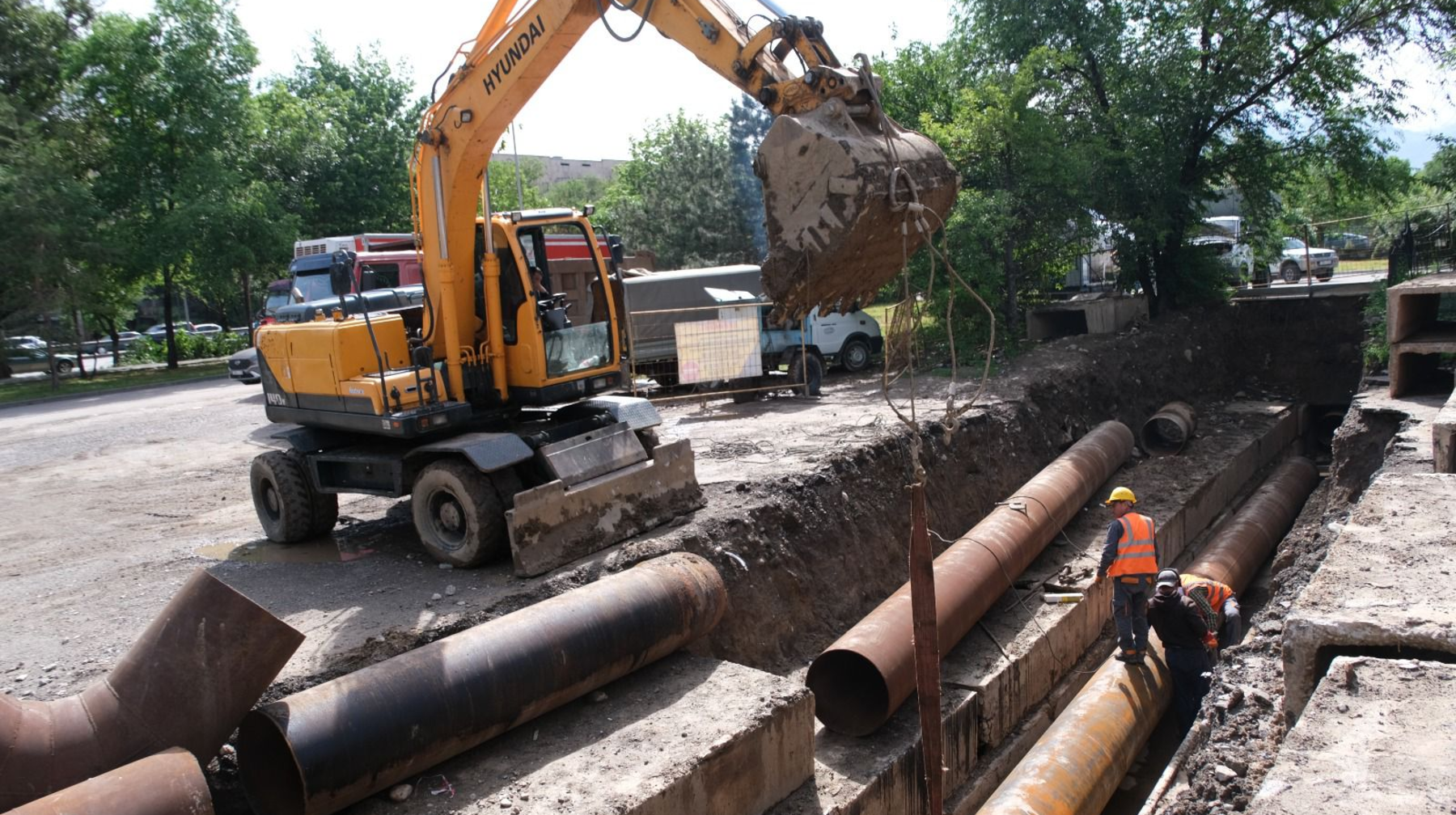 Дархан Сатыбалды: Алматыда жыл сайын кемінде 130 шақырым инженерлік желі жаңартылып отырады  
