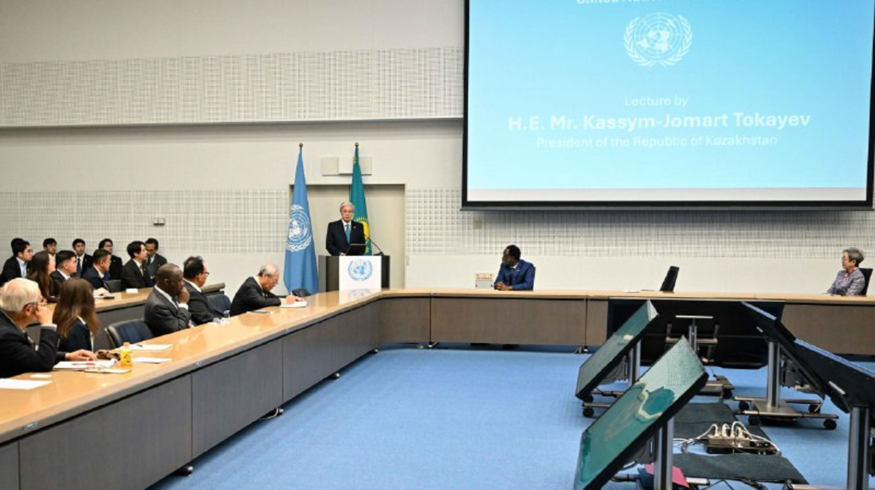  Prezıdent Almatyda BUU ýnıversıtetiniń óńirlik fılıalyn qurýdy usyndy