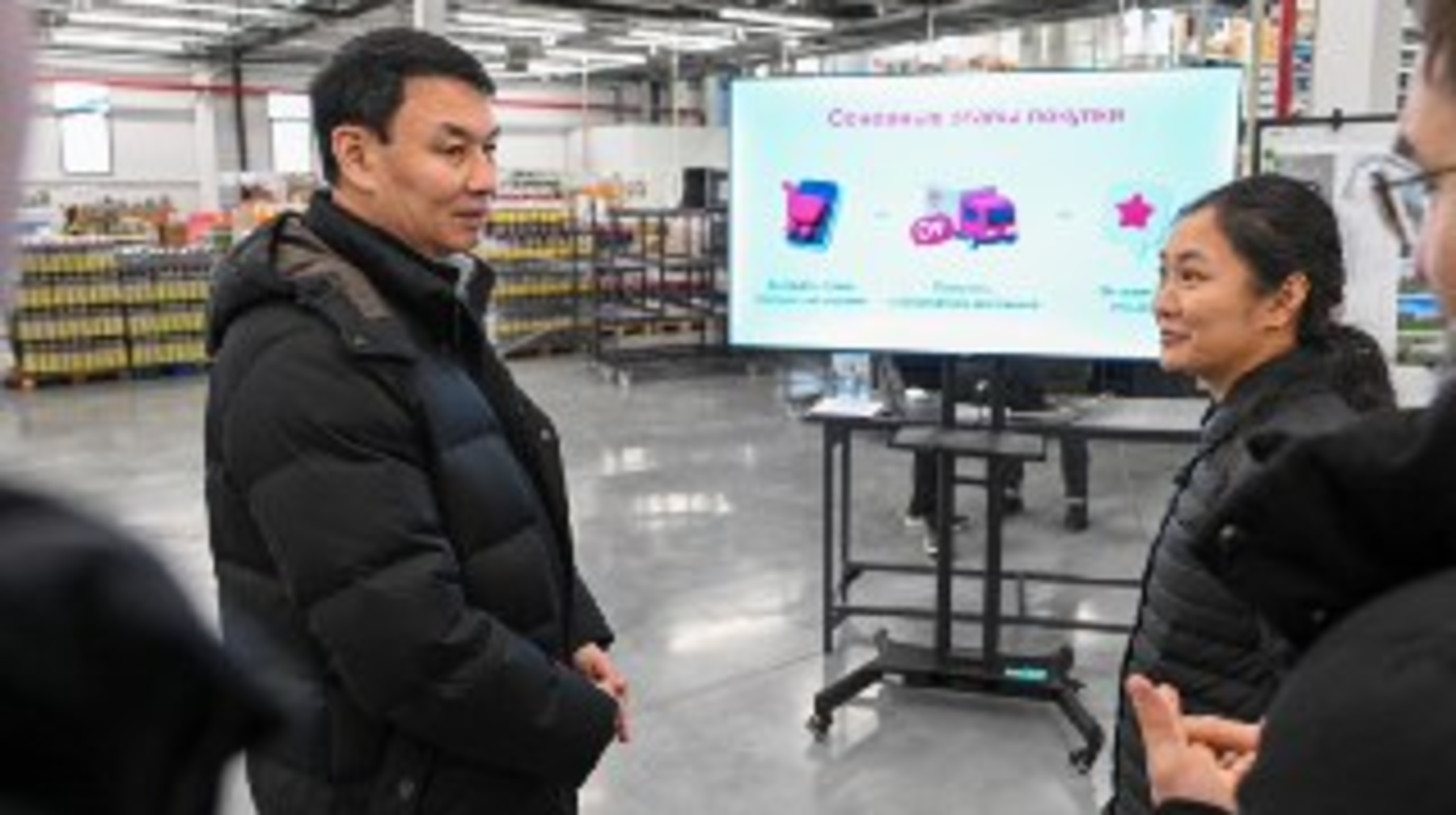 Алматы әкімі Дархан Сатыбалды Алатау ауданында орналасқан Magnum E-commerce жаңа логистикалық кешенінің жұмысымен танысты